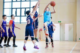 湖人输球后，东契奇确认伤情，雷迪克确定八村塁，詹姆斯也不遮掩